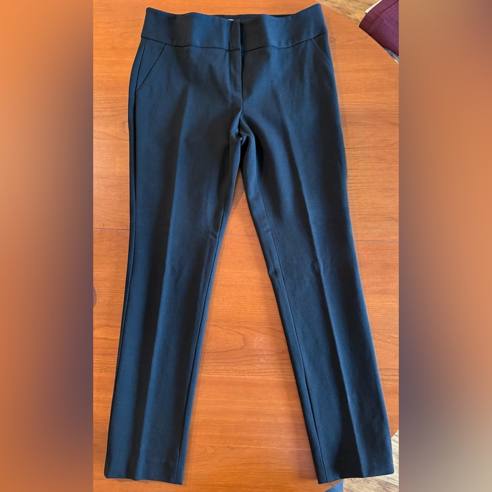 Vince Camuto Black Ankle Knit Pants (size 6)